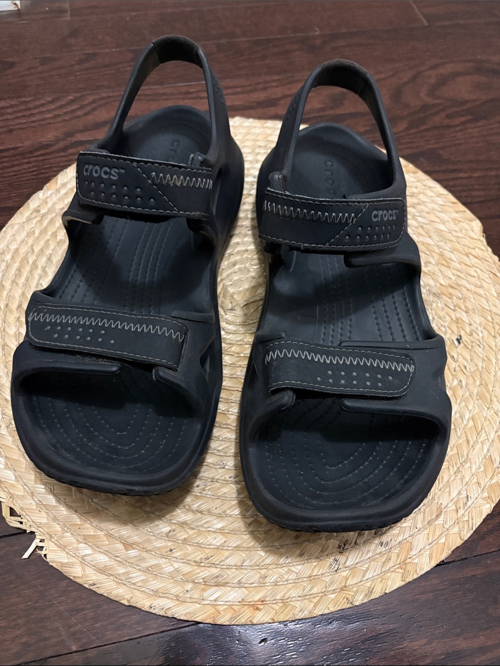 CROCS Men Swiftwater River Black Velcro  Sandals